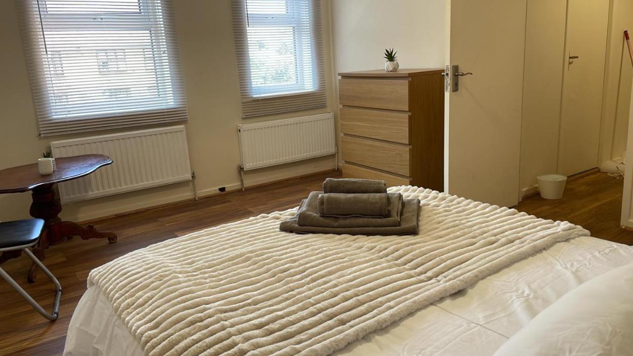 Single And Doubles Rooms Close To Central Londres Exterior foto