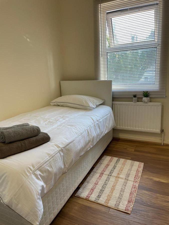 Single And Doubles Rooms Close To Central Londres Exterior foto